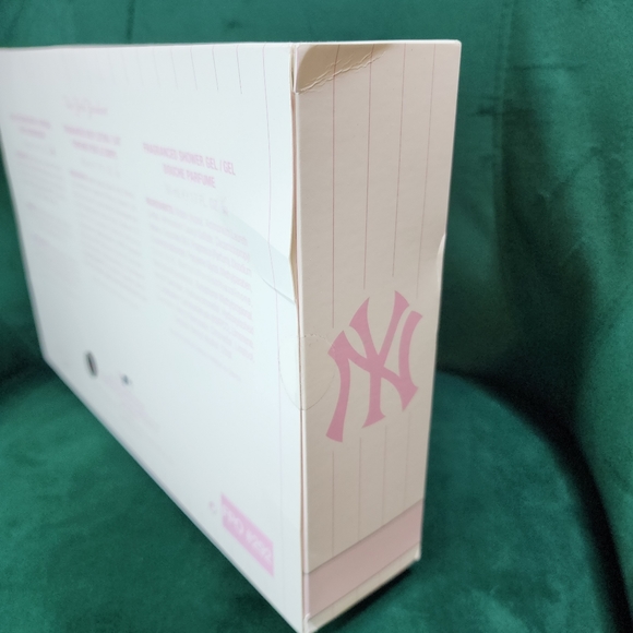 New York Yankees Perfume Gift Set - Picture 6 of 11